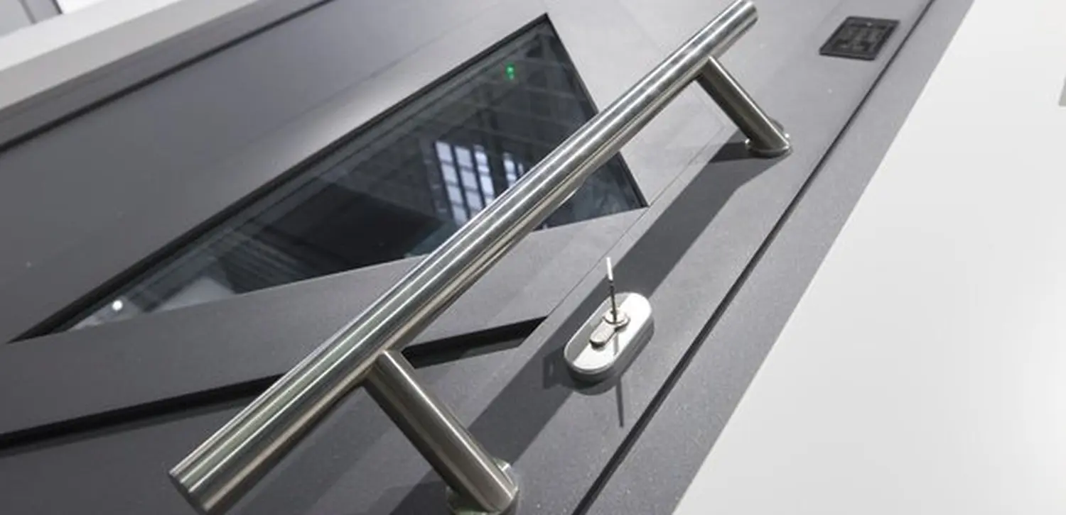 AP Fensterbau, ALUMINIUM-TÜRFÜLLUNGEN