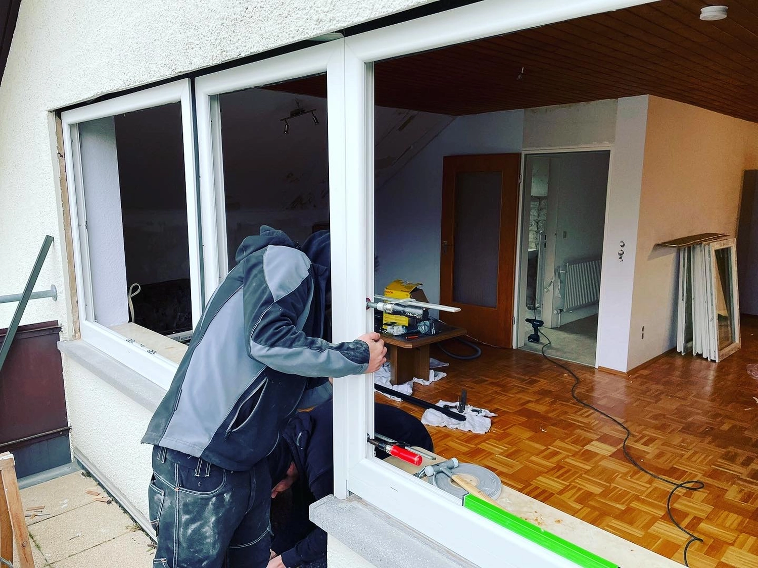 AP Fensterbau, Montage