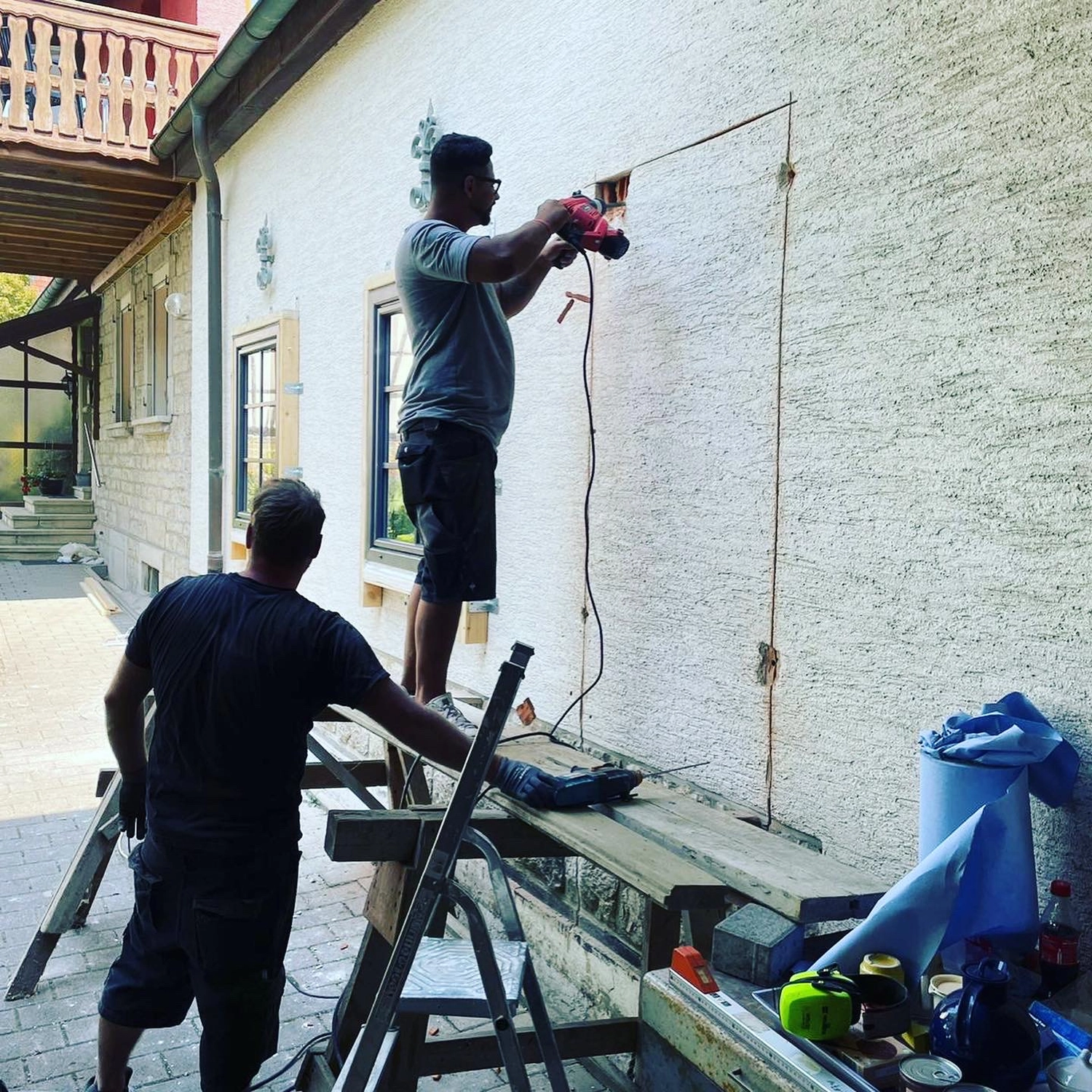 AP Fensterbau, Montage